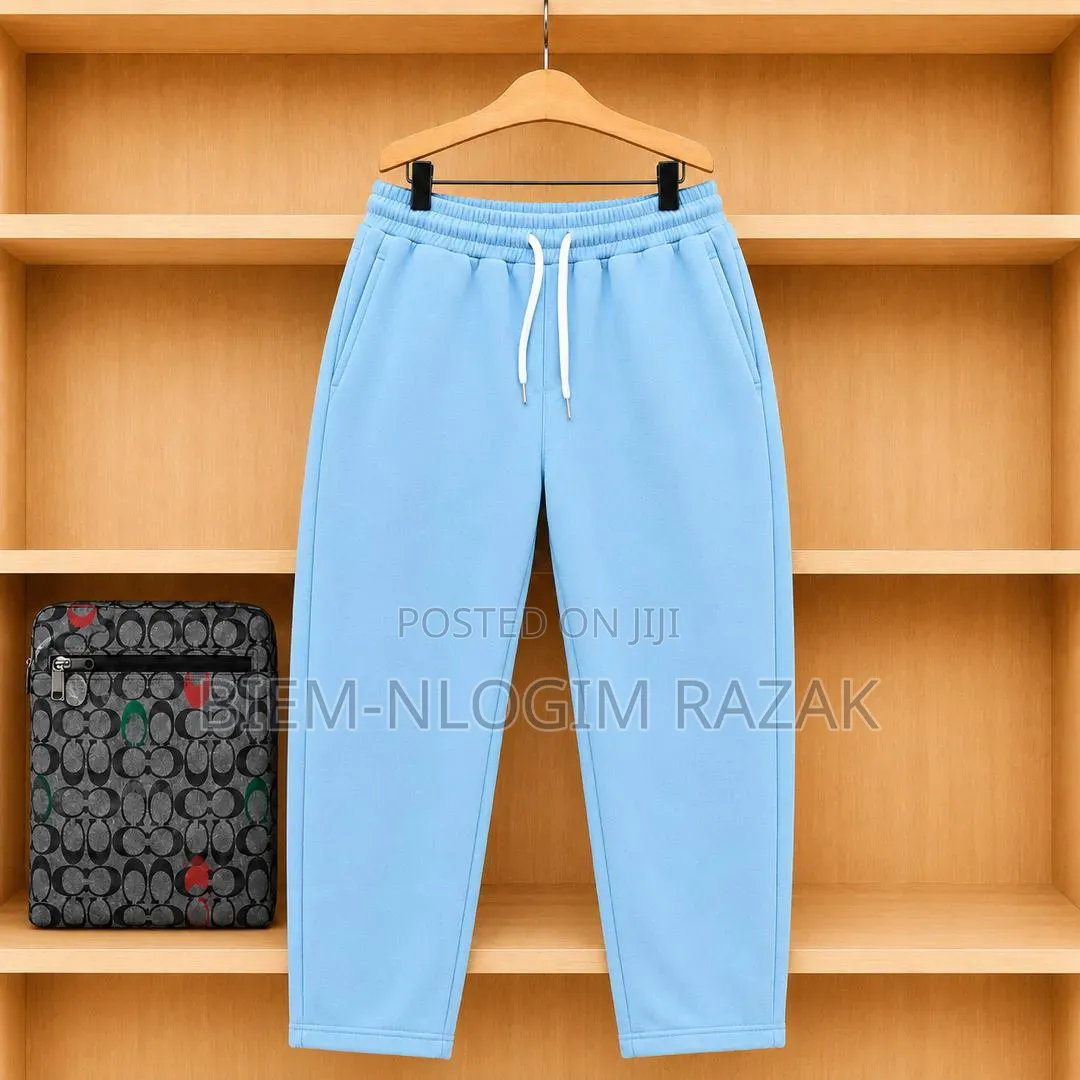 High Quality Plain Bumper N Free Leg Joggers Available in Stock