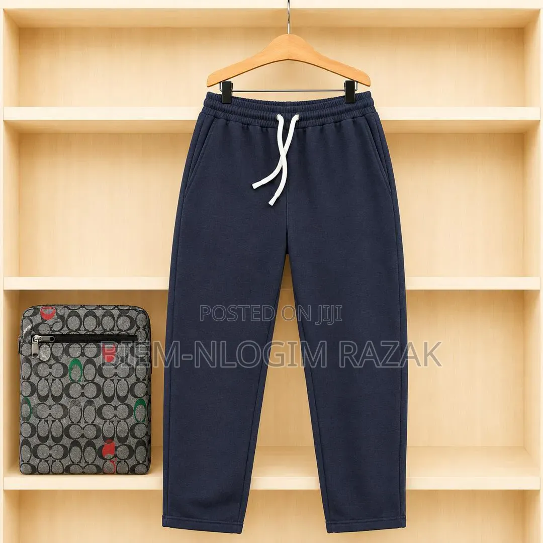 High Quality Plain Bumper N Free Leg Joggers Available in Stock