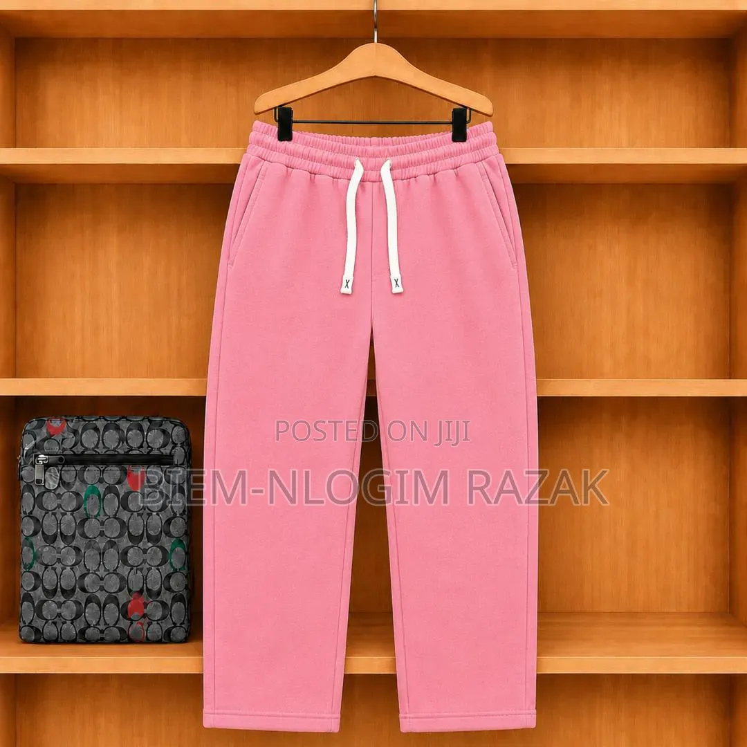 High Quality Plain Bumper N Free Leg Joggers Available in Stock
