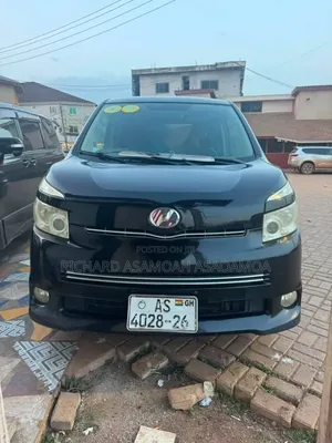 Toyota Voxy 2012 Black