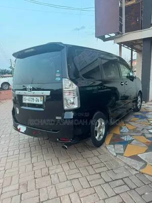 Toyota Voxy 2012 Black