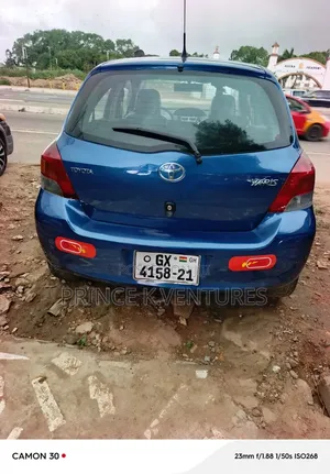 Toyota Yaris Base Hatchback 5dr 2010 Blue