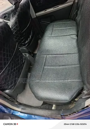 Toyota Yaris Base Hatchback 5dr 2010 Blue