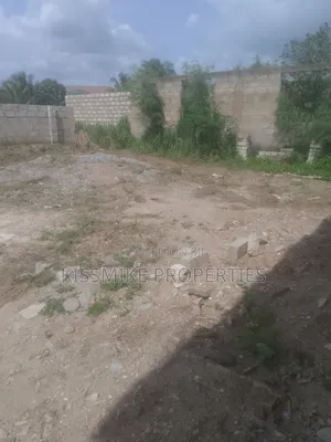 8bdrm Block of Flats in Kismike Investment, Nsawam Adoagyiri Municipal