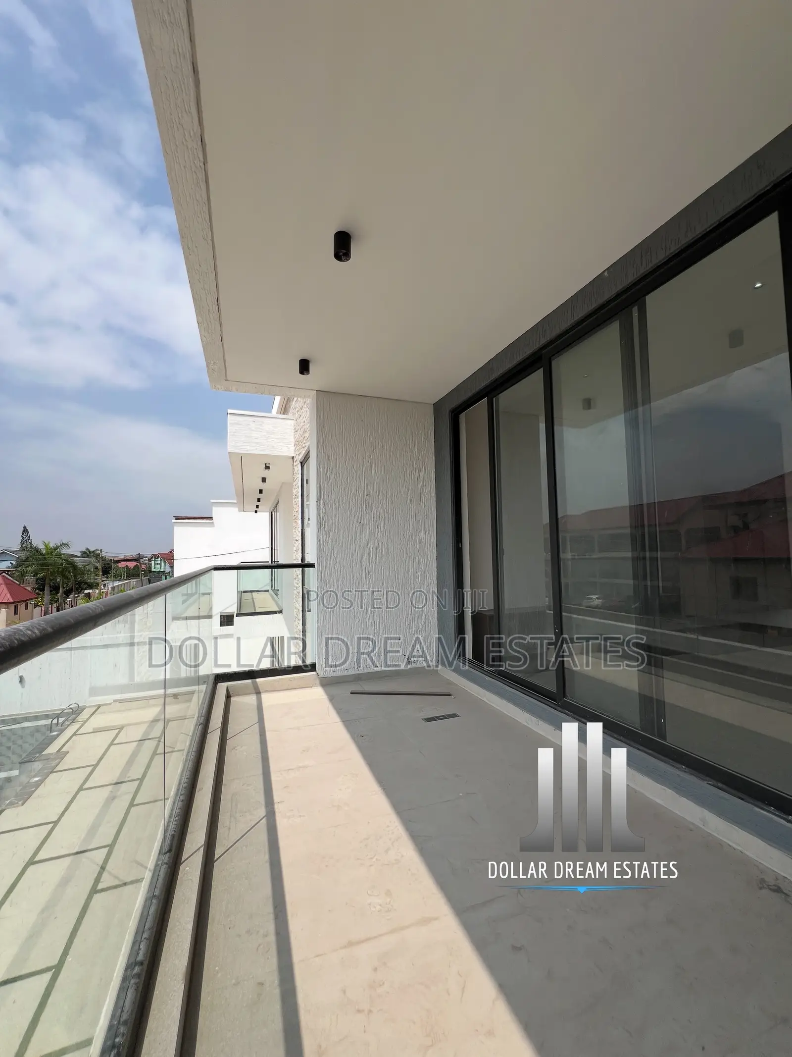 5bdrm House in Adjiriganor for sale