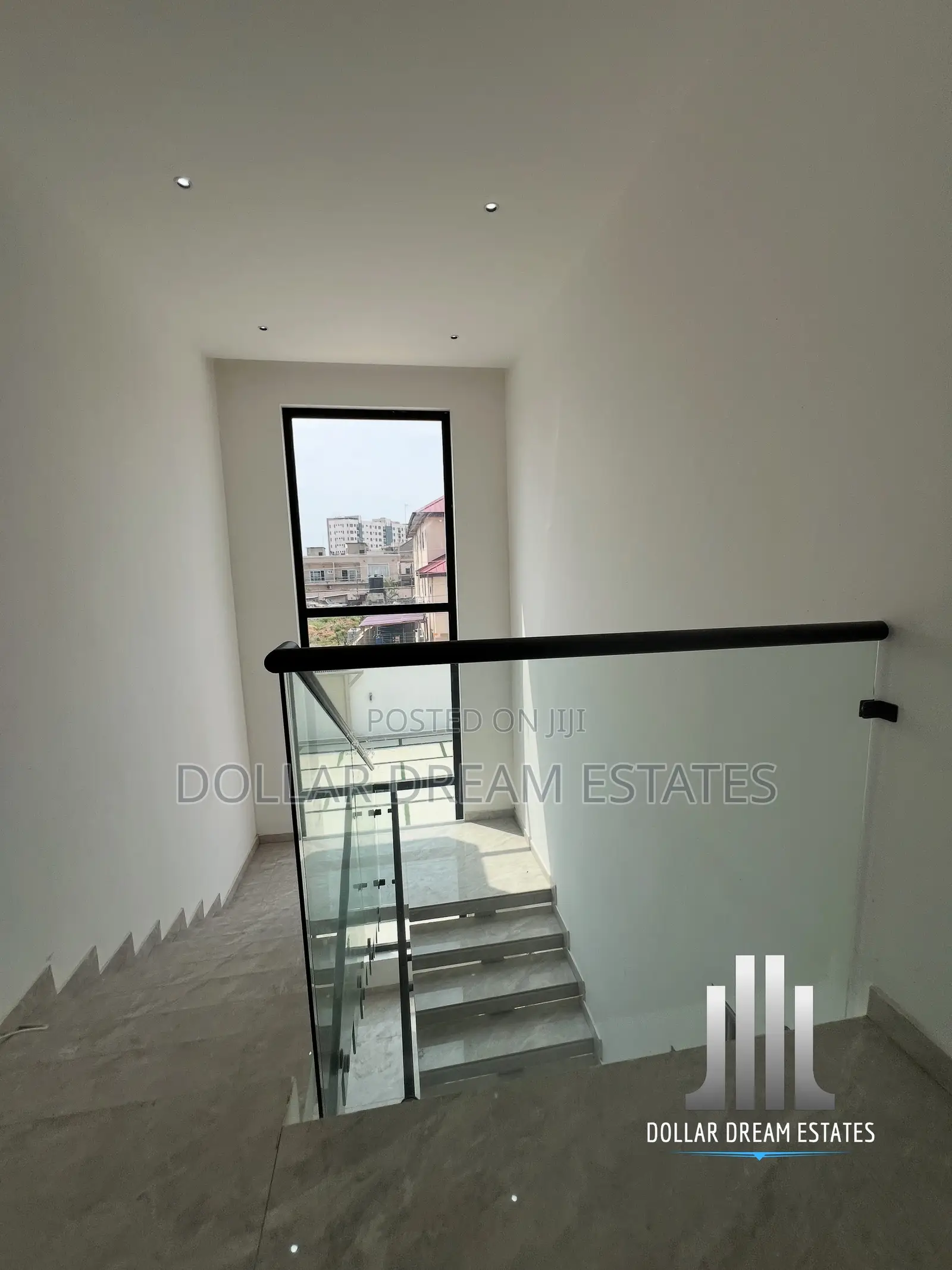 5bdrm House in Adjiriganor for sale