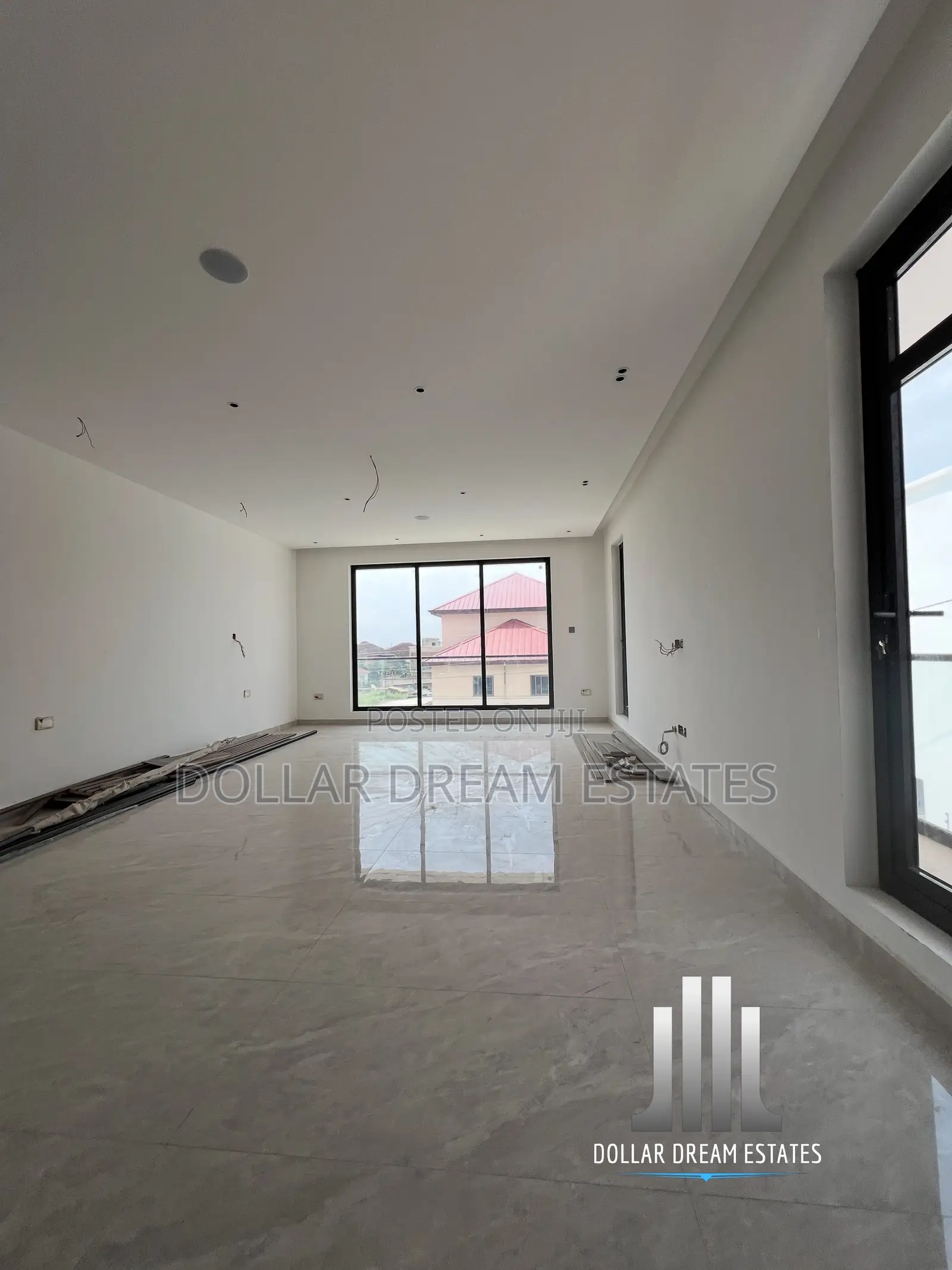 5bdrm House in Adjiriganor for sale
