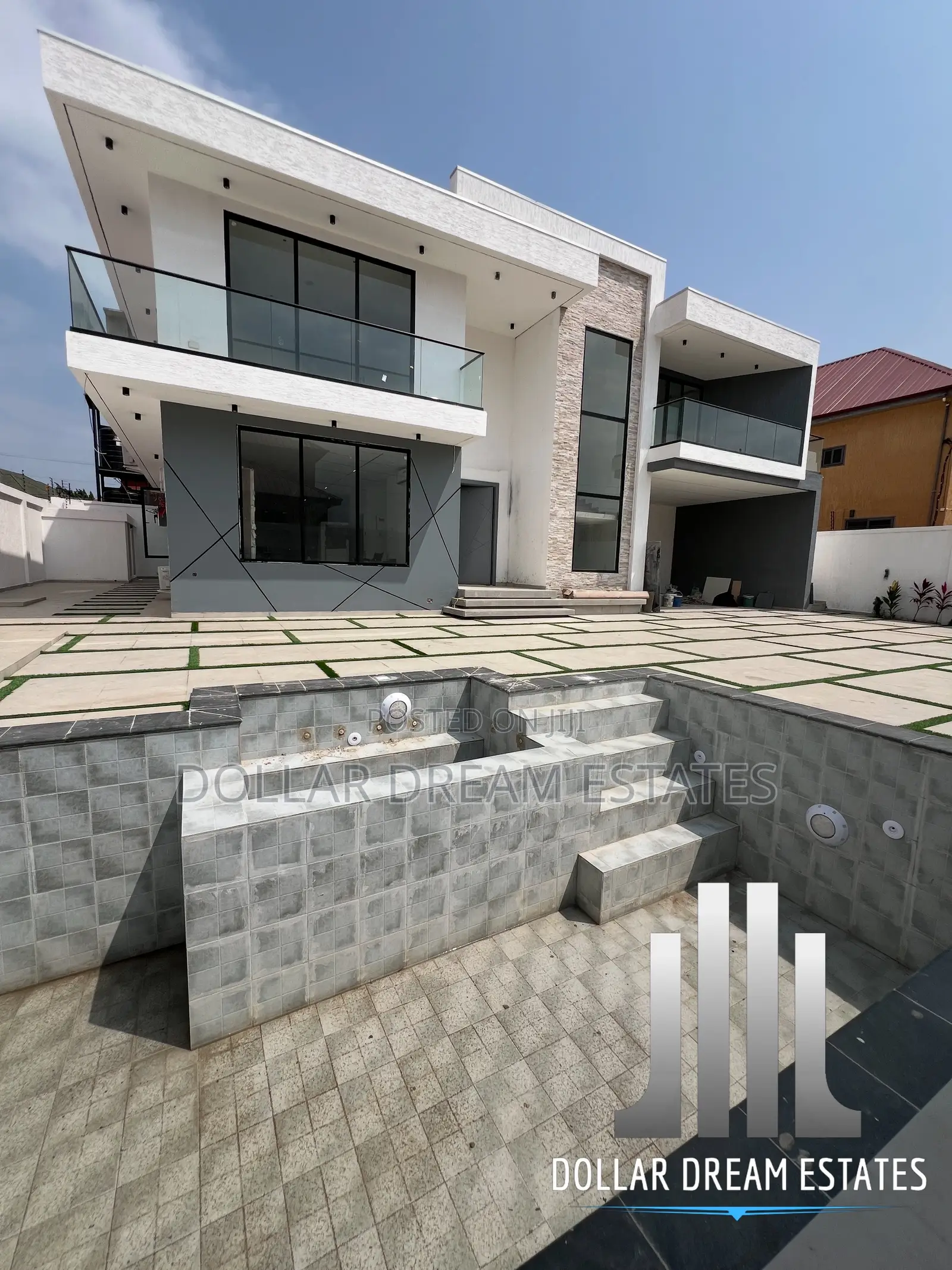 5bdrm House in Adjiriganor for sale
