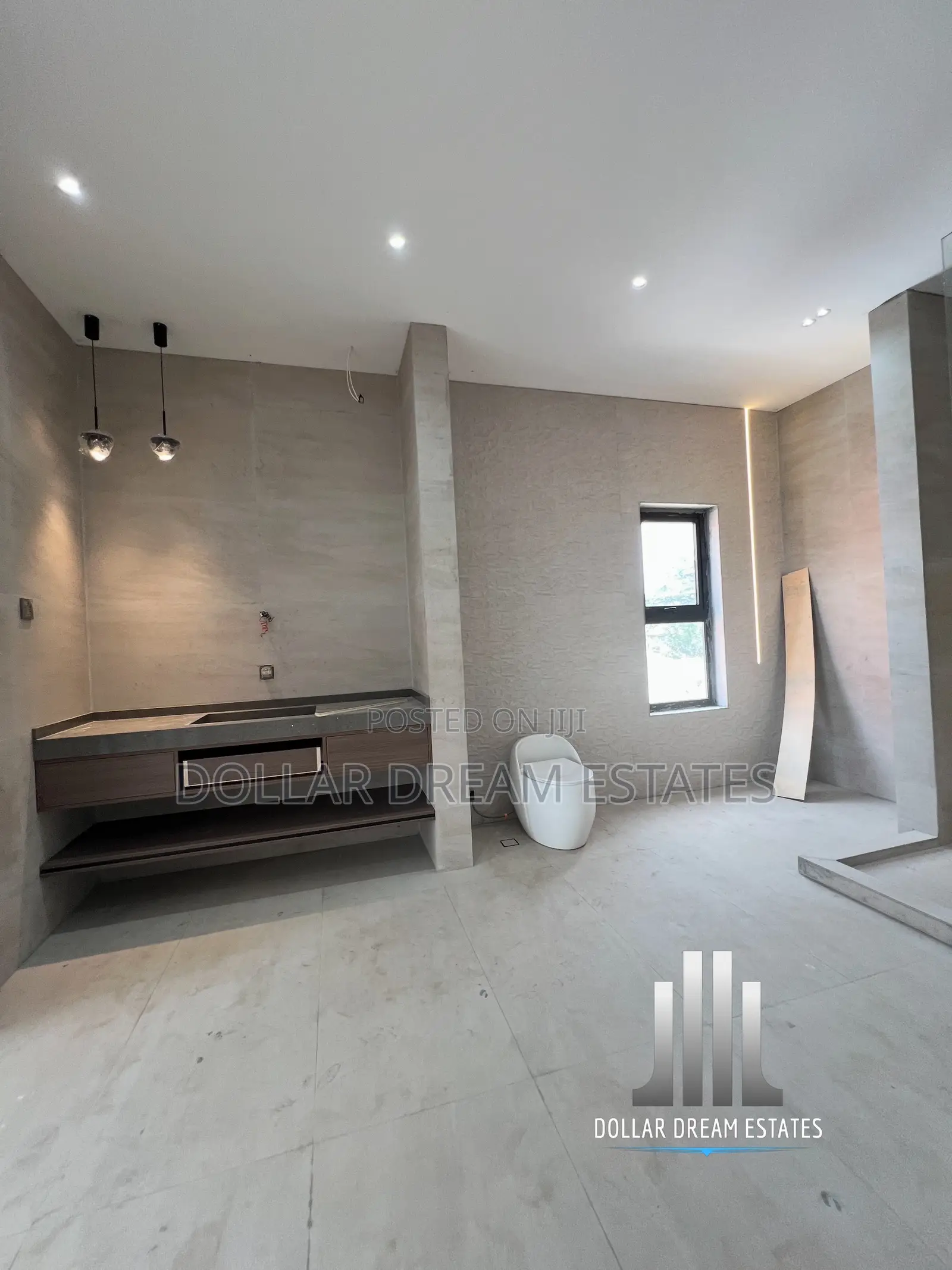 5bdrm House in Adjiriganor for sale