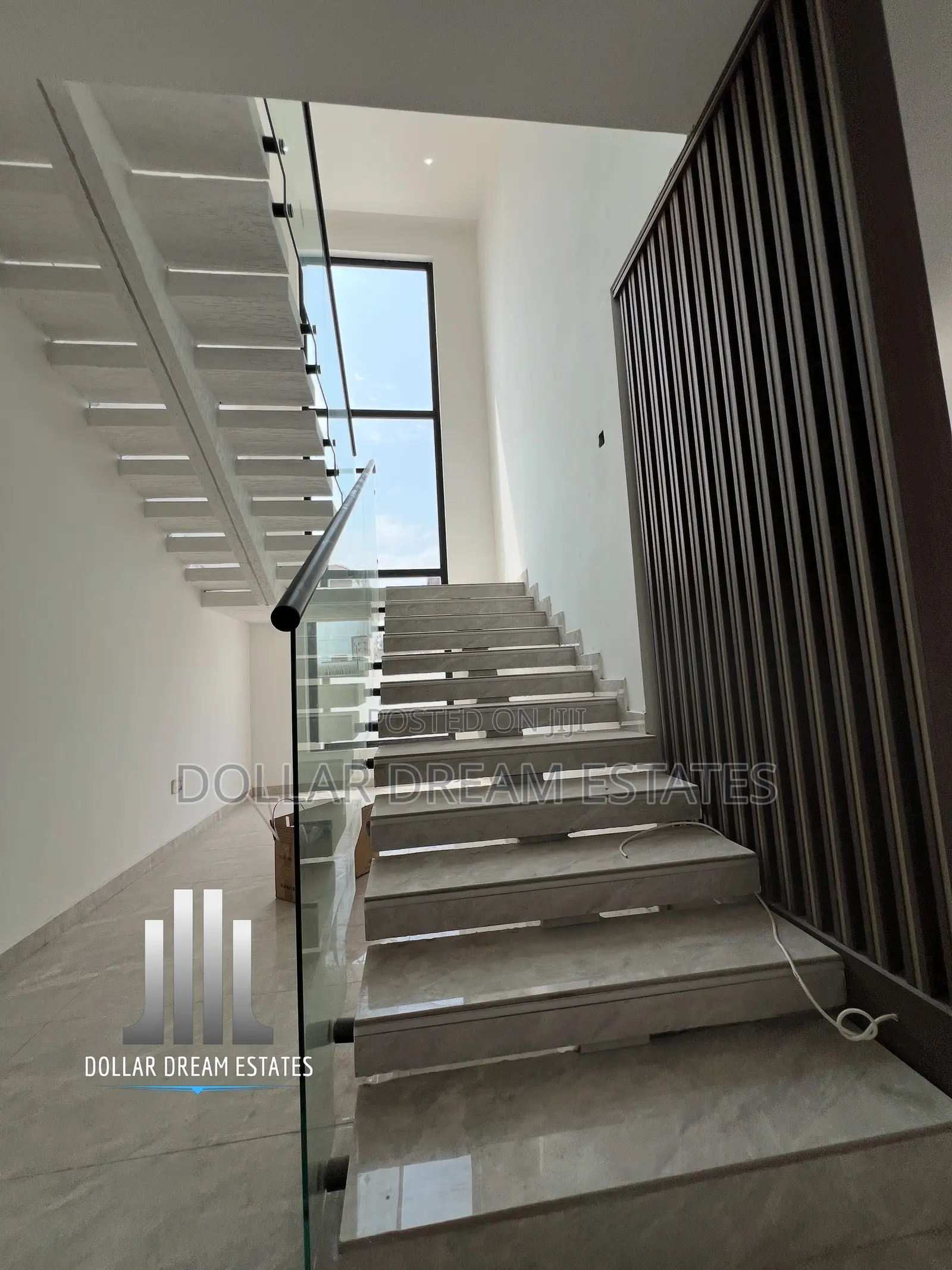 5bdrm House in Adjiriganor for sale