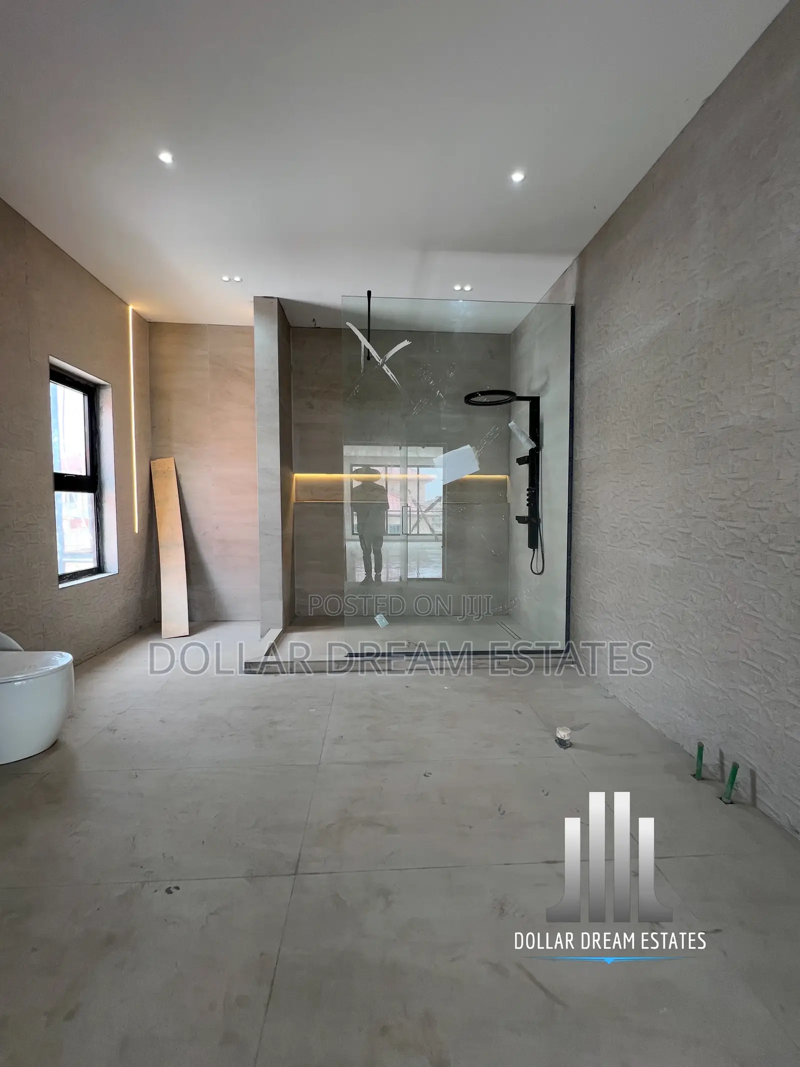 5bdrm House in Adjiriganor for sale