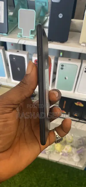 New Apple iPhone 7 Plus 128 GB Black