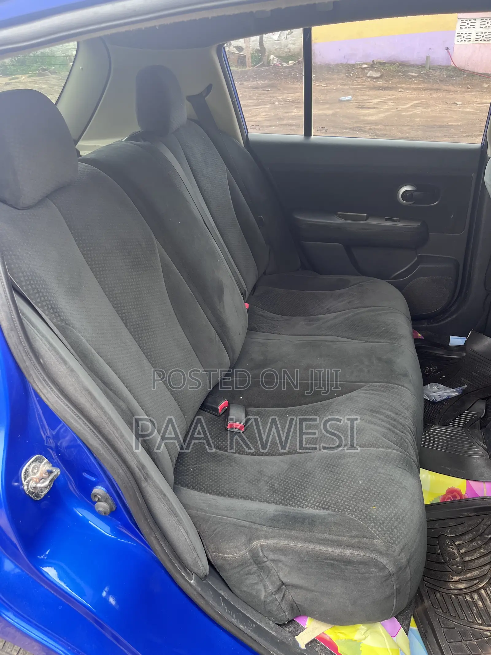 Nissan Versa 1.8 SL Hatchback 2011 Blue