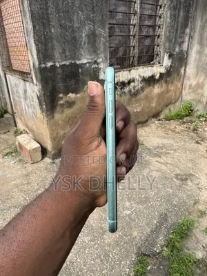 Apple iPhone 11 64 GB Green