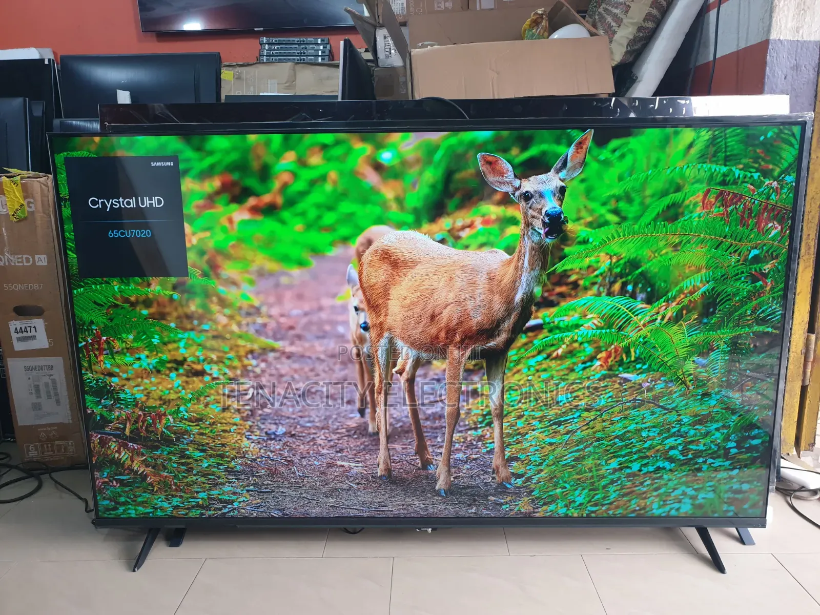 Crystal Uhd 65"samsung HDR Smart Satellite TV