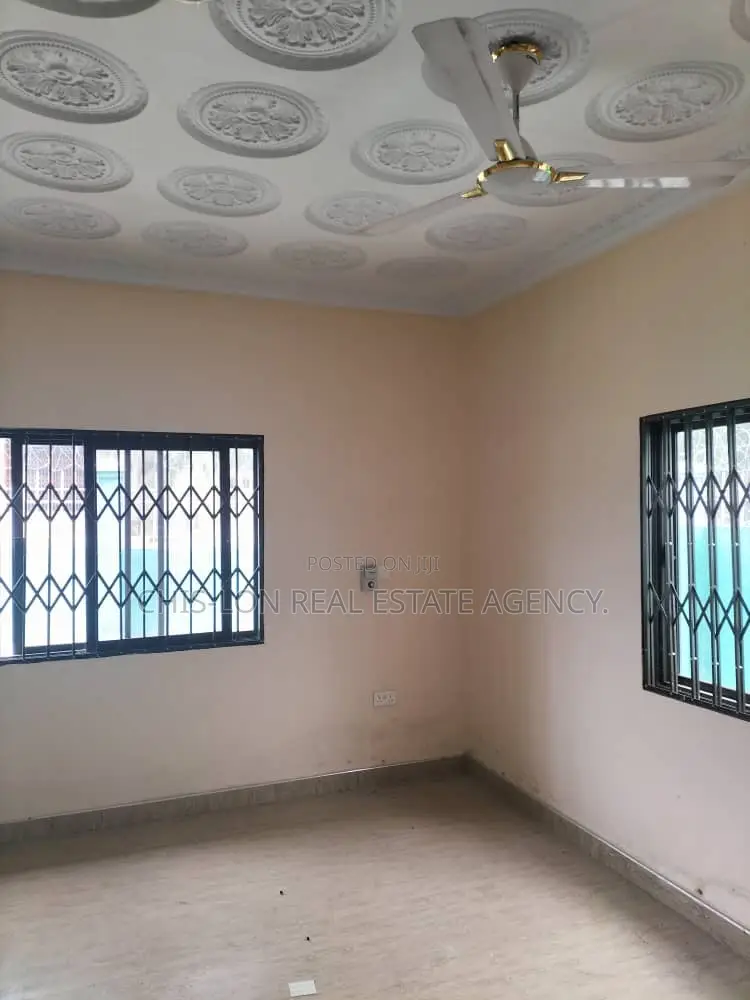 3bdrm House in Chislon, Adade for rent