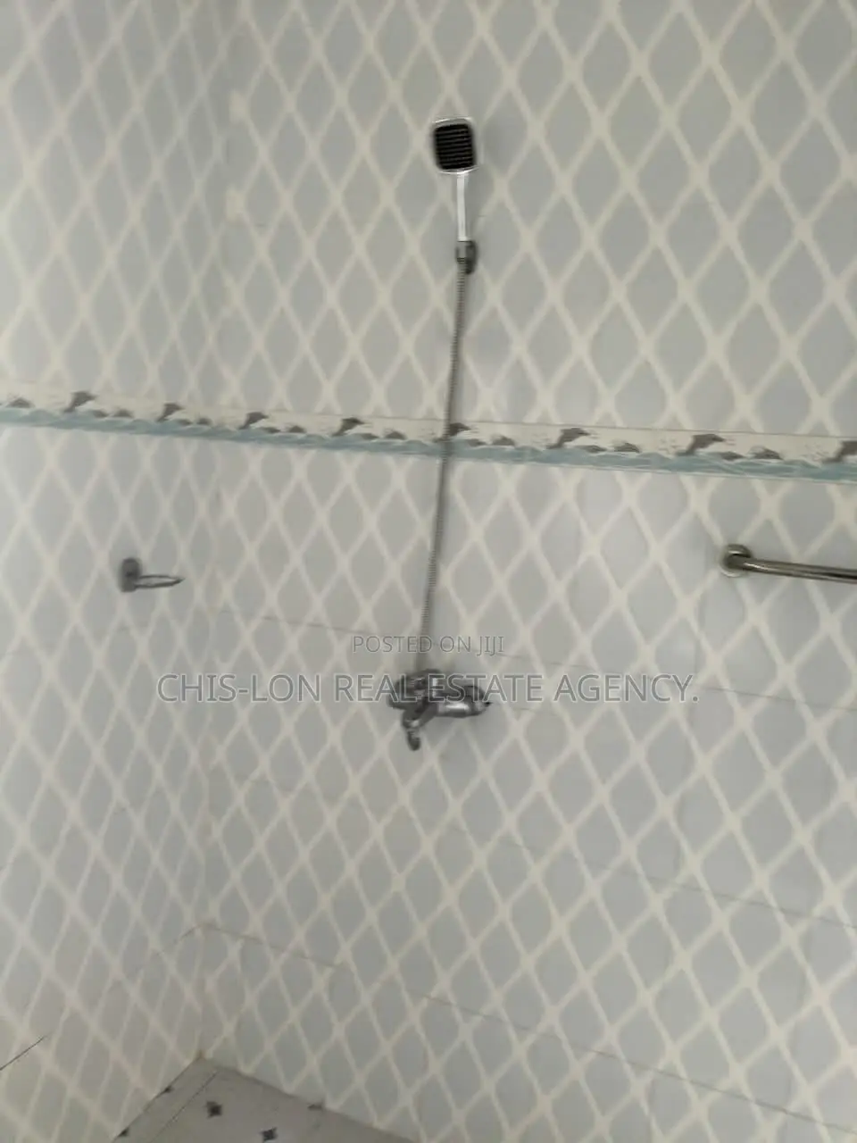 3bdrm House in Chislon, Adade for rent