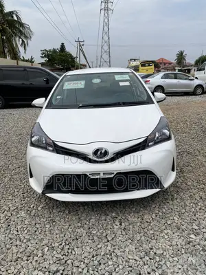 Toyota Vitz 1.3 AWD 5dr 2015 White