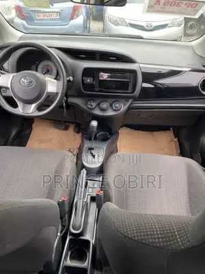 Toyota Vitz 1.3 AWD 5dr 2015 White