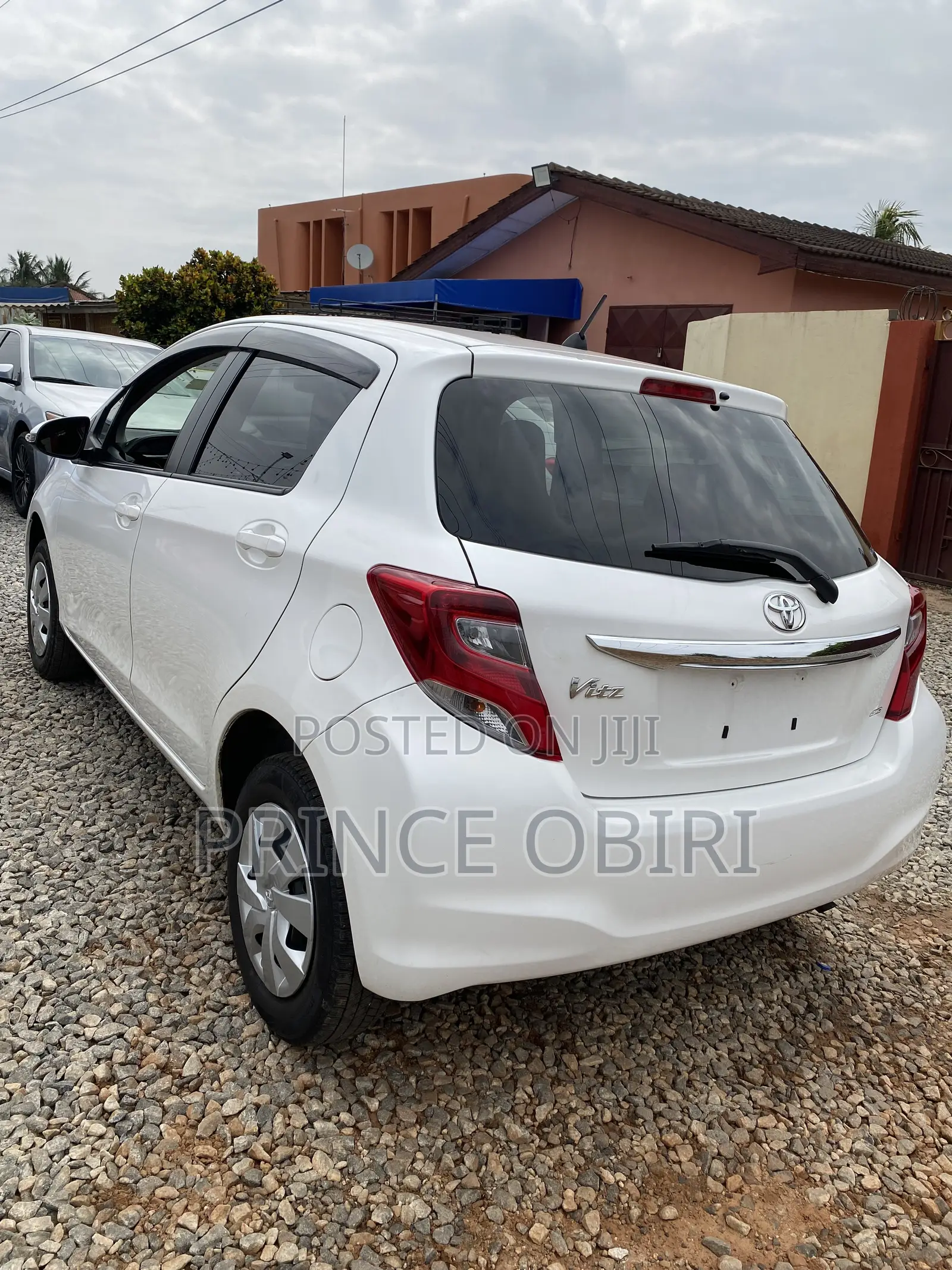 Toyota Vitz 1.3 AWD 5dr 2015 White