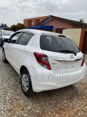 Toyota Vitz 1.3 AWD 5dr 2015 White