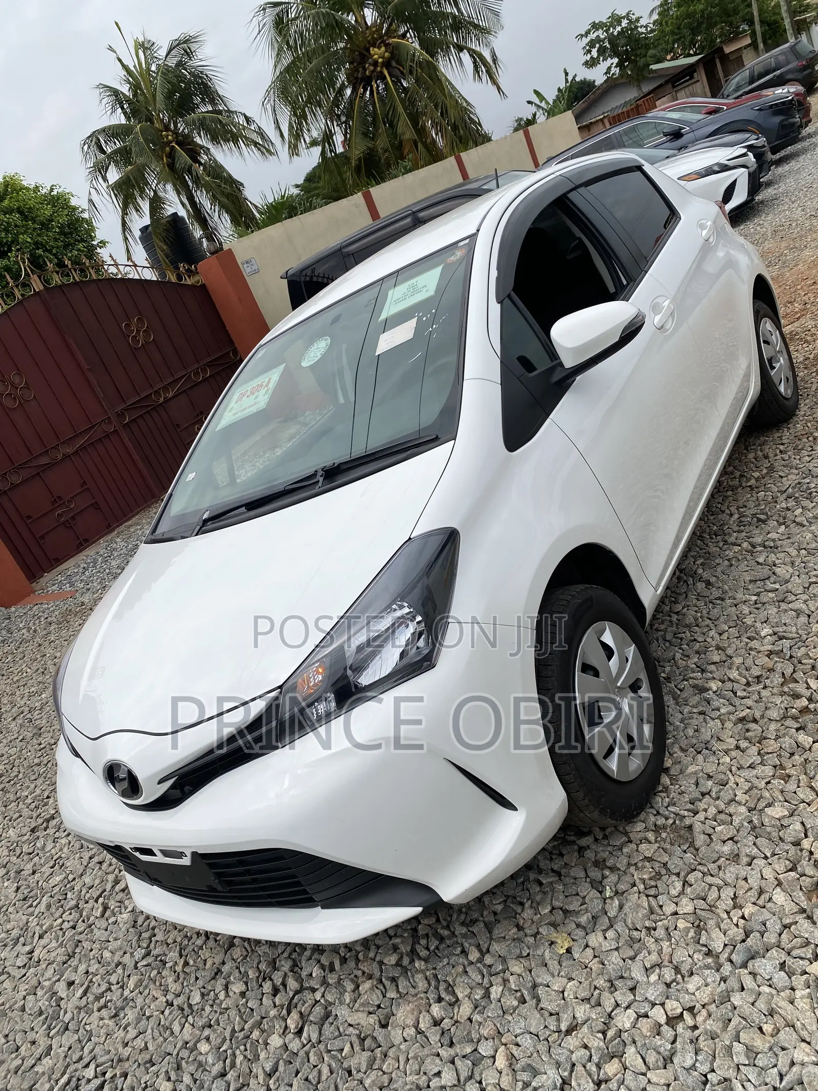 Toyota Vitz 1.3 AWD 5dr 2015 White