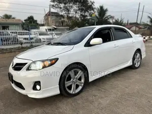 Toyota Corolla S 4dr Sedan (1.8L 4cyl 4A) 2013 White