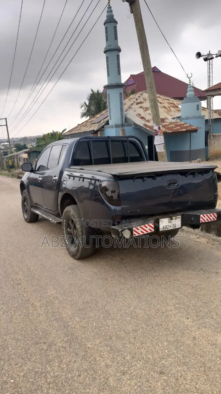 Mitsubishi L200 2008 Blue