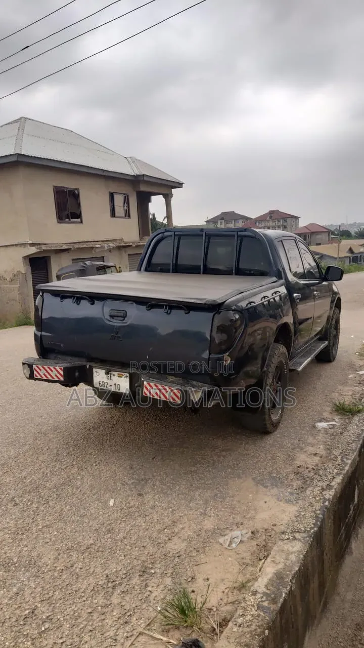 Mitsubishi L200 2008 Blue