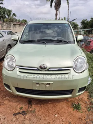Toyota Sienta 2011 Green