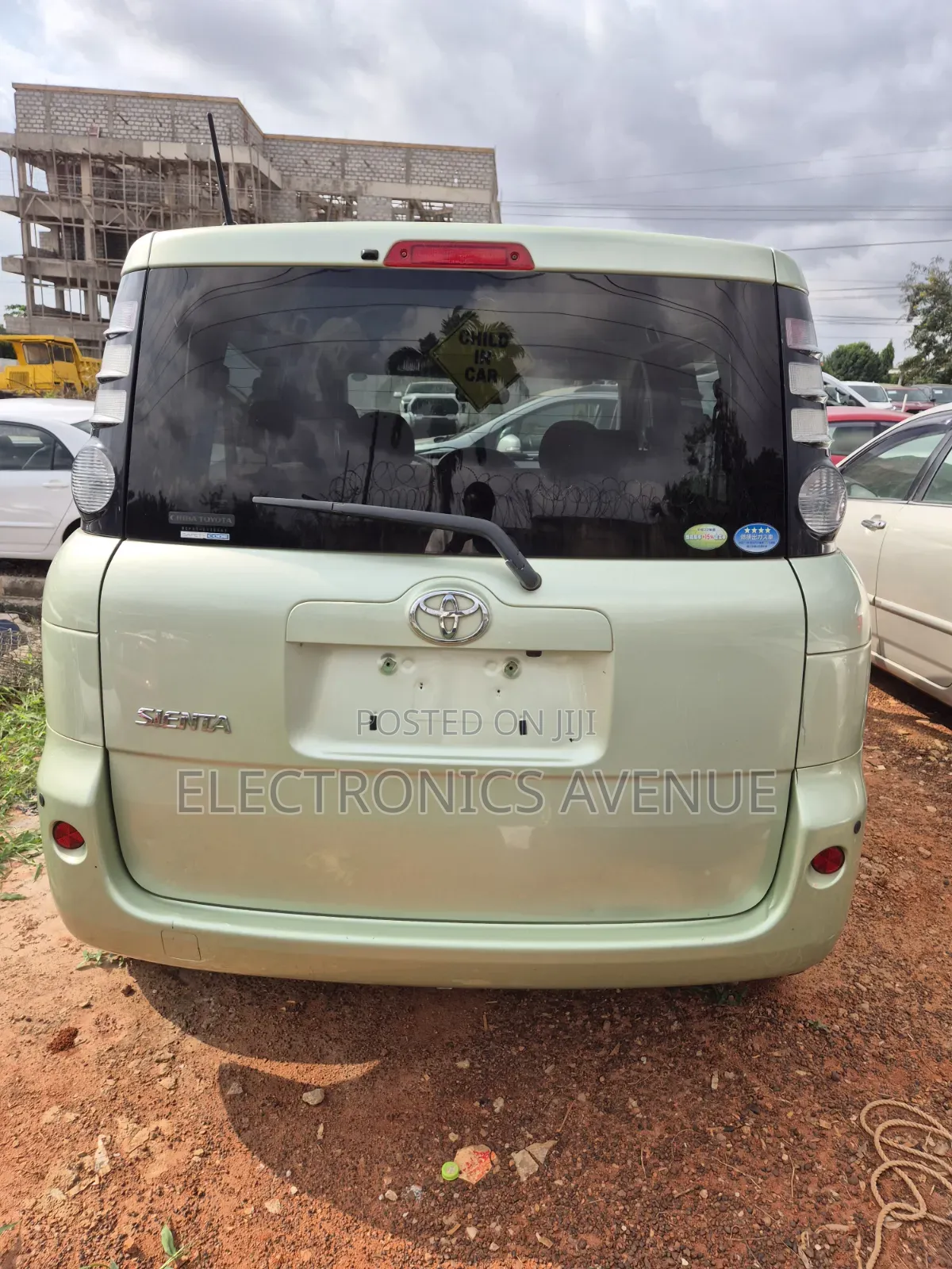 Toyota Sienta 2011 Green