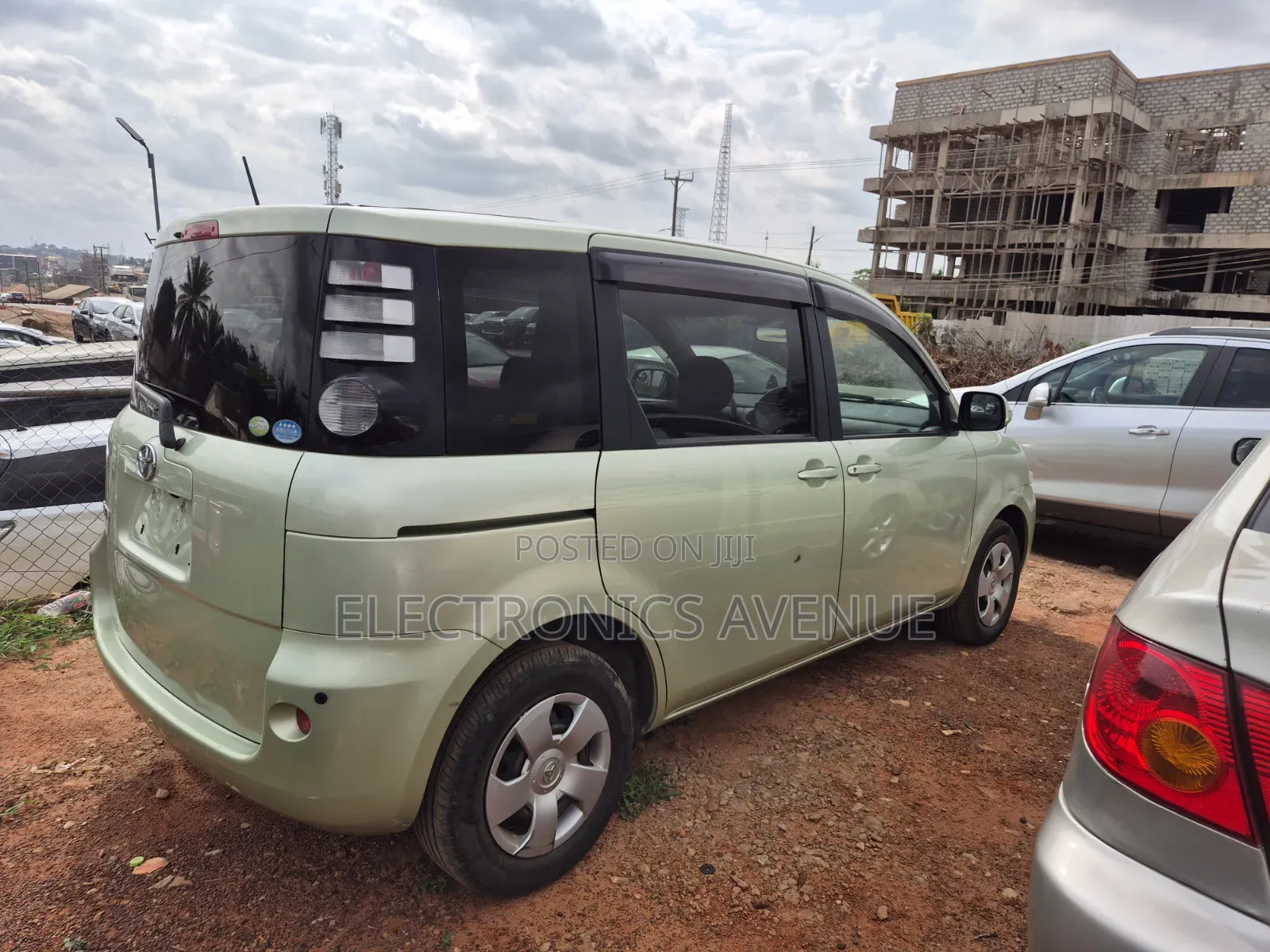 Toyota Sienta 2011 Green