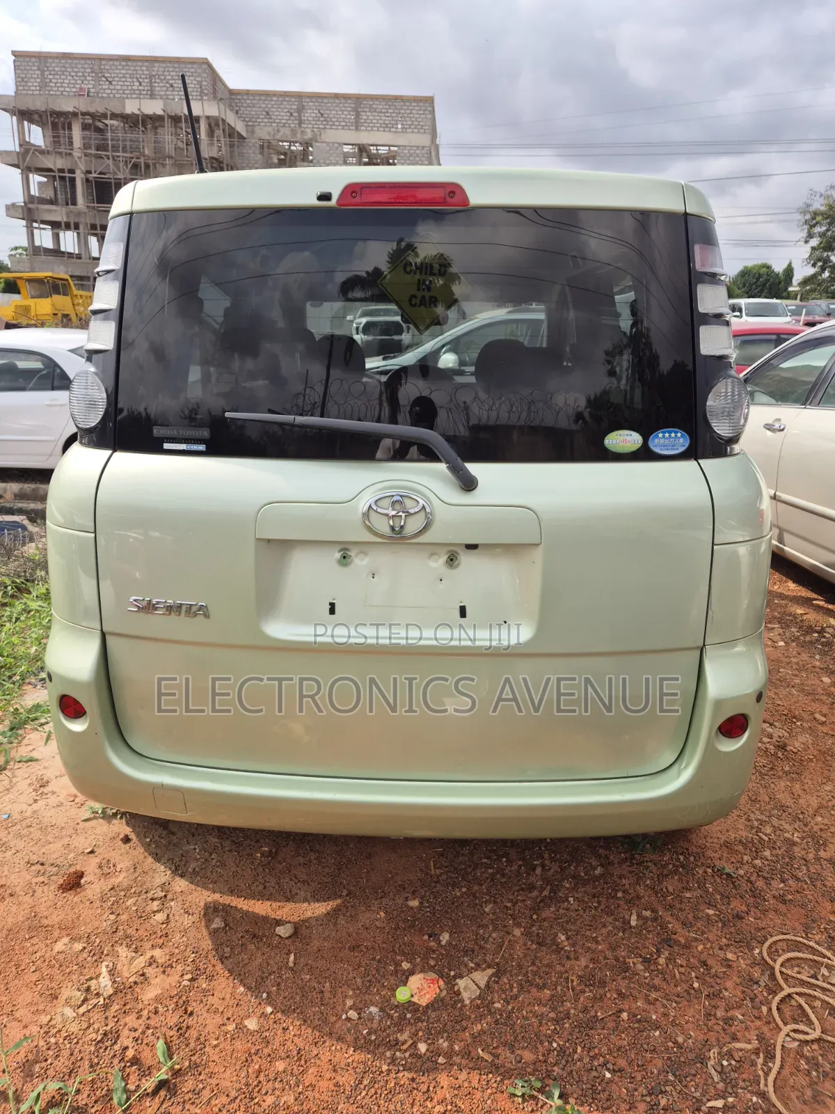 Toyota Sienta 2011 Green