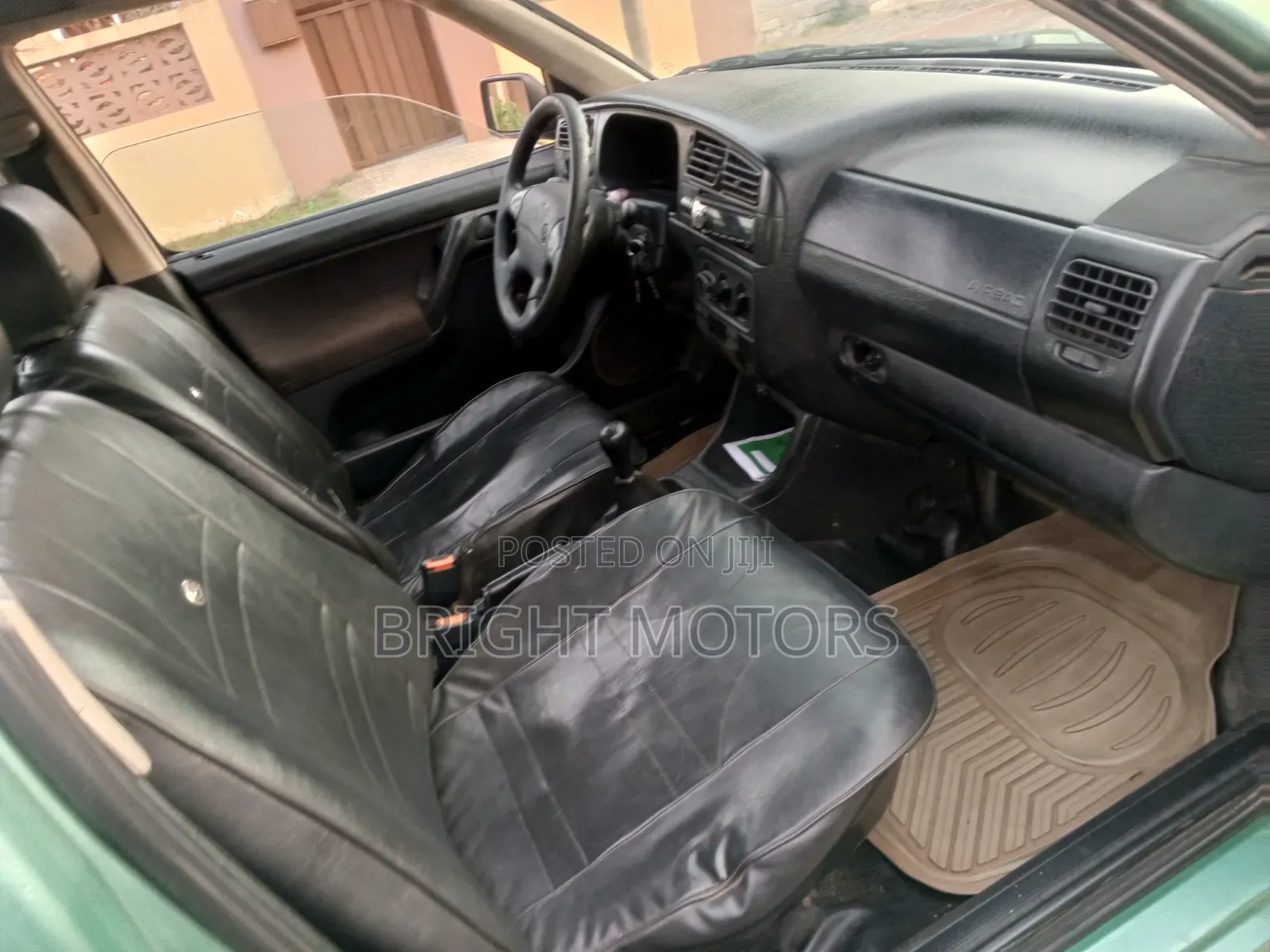 Volkswagen Golf 2000 Green