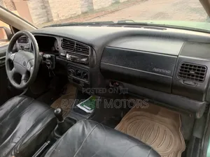 Volkswagen Golf 2000 Green