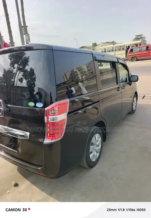 Honda Stepwgn 2012 Brown