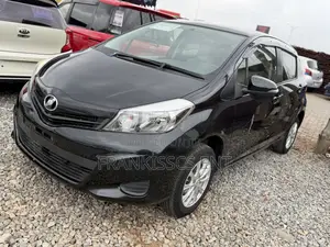 Toyota Vitz 1.3 FWD 5dr 2014 Black