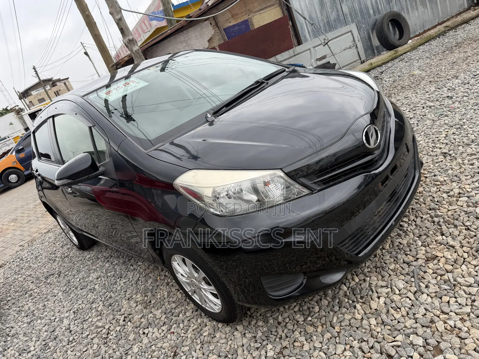 Toyota Vitz 1.3 FWD 5dr 2014 Black