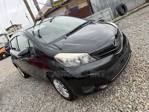 Toyota Vitz 1.3 FWD 5dr 2014 Black
