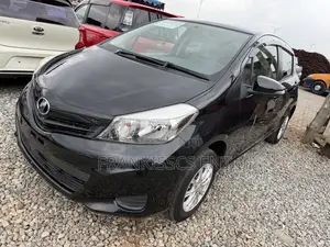 Toyota Vitz 1.3 FWD 5dr 2014 Black