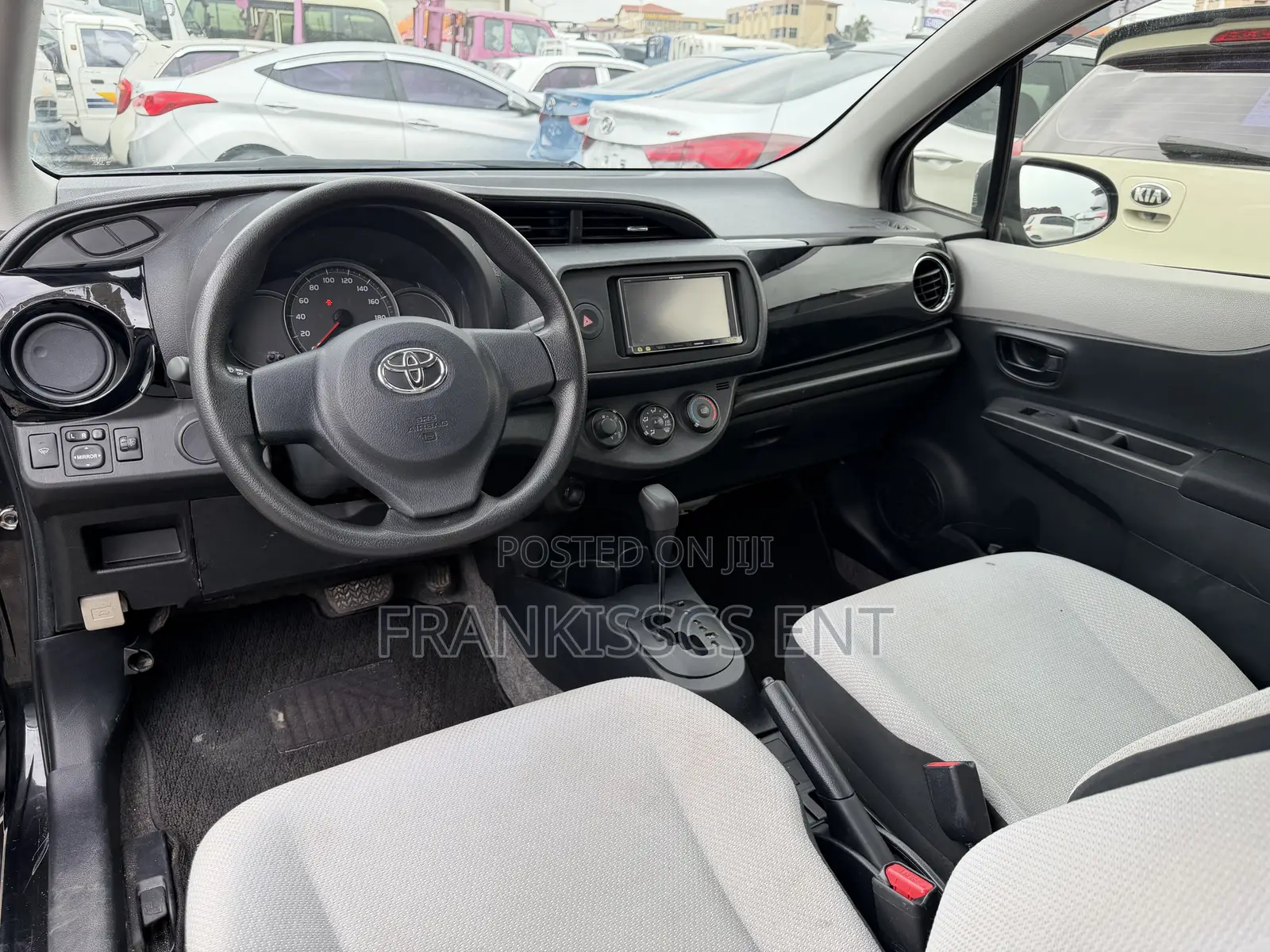 Toyota Vitz 1.3 FWD 5dr 2014 Black