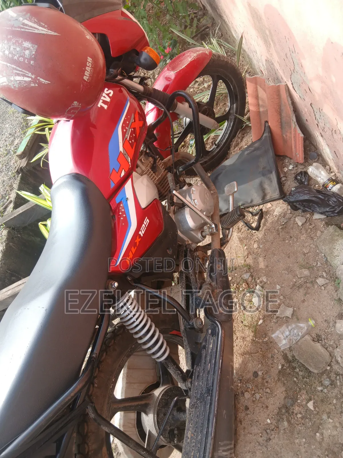 TVS HLX 125 2025 Red