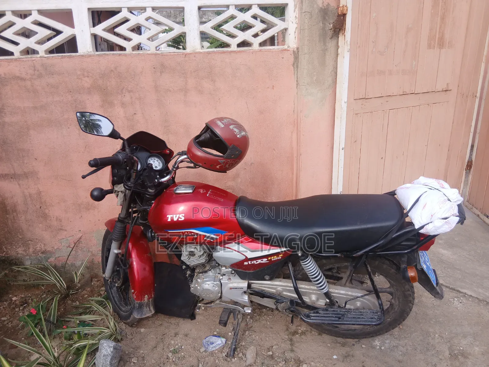 TVS HLX 125 2025 Red