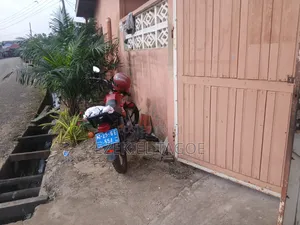 TVS HLX 125 2025 Red