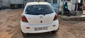 Toyota Vitz 1.0 FWD 5dr 2014 White