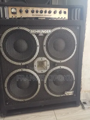 Behringer Base COMBO