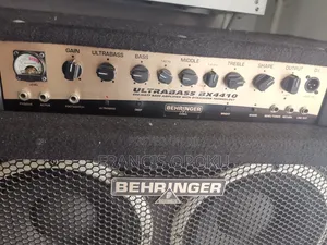 Behringer Base COMBO
