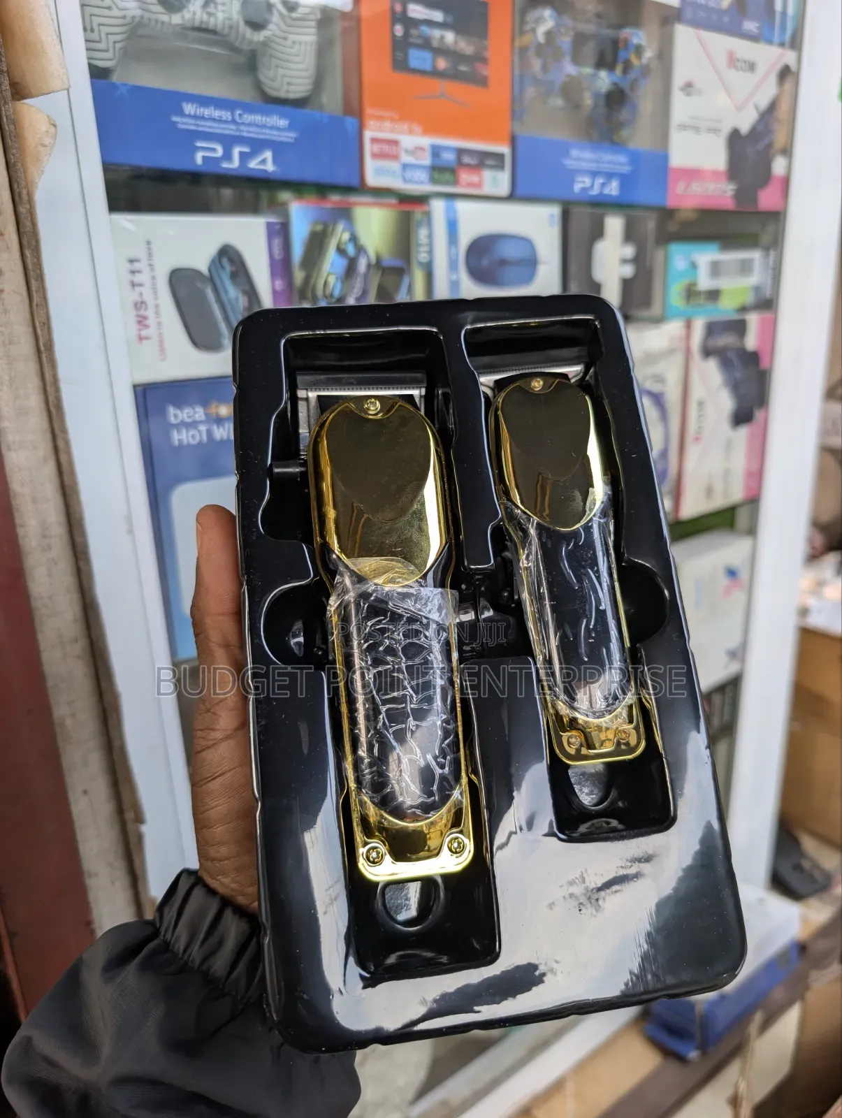 2in1 Rechargeable Hair Clipper LED Display With Multiple Combs Cape