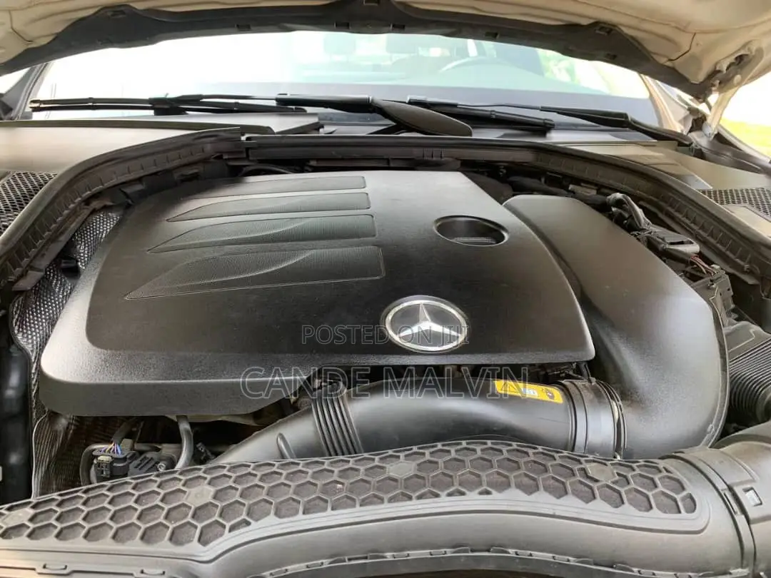 Mercedes-Benz C300 2019 White