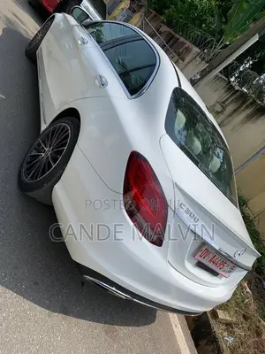 Mercedes-Benz C300 2019 White